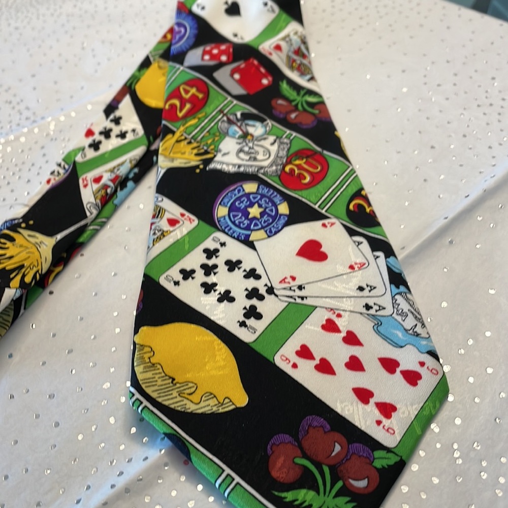 Nicole Miller 1994 Silk Tie with gambling theme - Picture 2 of 3